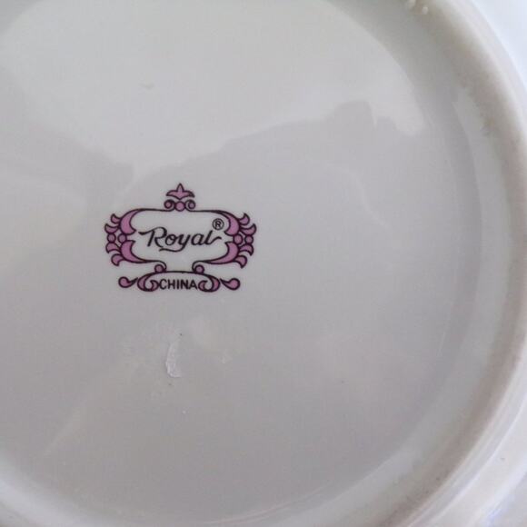 Royal China Blue Geese Pattern Tapered Serving Bowl Fluted Edge 9" X 3" Cottage - Picture 3 of 5
